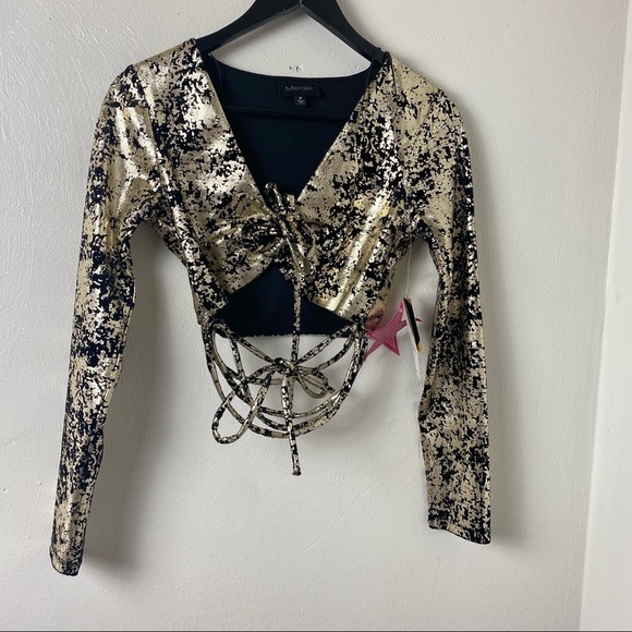 NWT. Meraki (Urban Outfitters ) Young Comtemporary Top. Gold and Black. Sz M - Picture 13 of 14